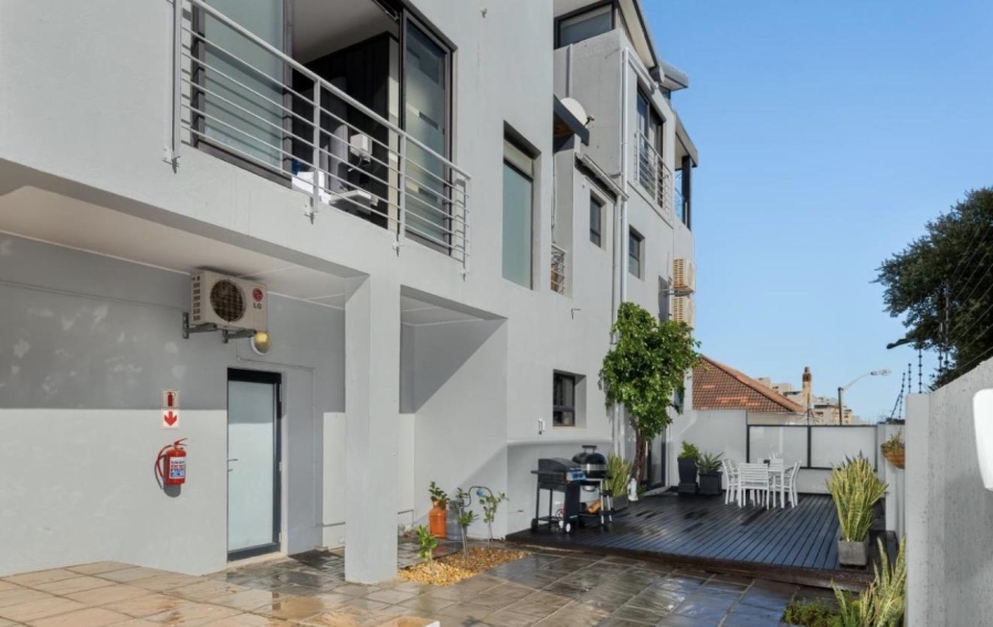 2 Bedroom Property for Sale in Sea Point Western Cape